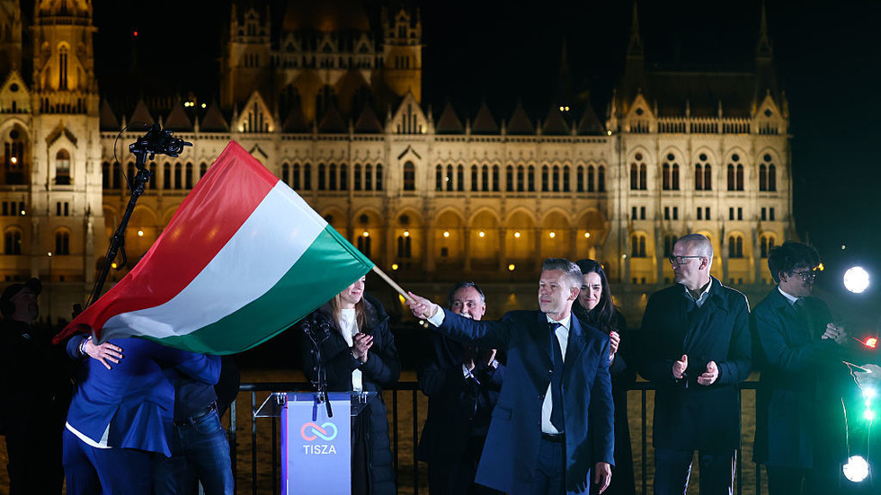 EÚ tvrdí, že bude financovať Ukrajinu bez ohľadu na výsledok maďarských volieb - Kremeľ