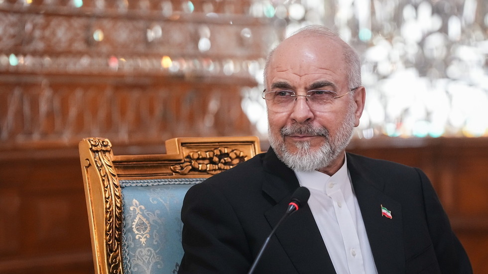 Irán sľubuje „odhalenie nových kariet na bojisku“