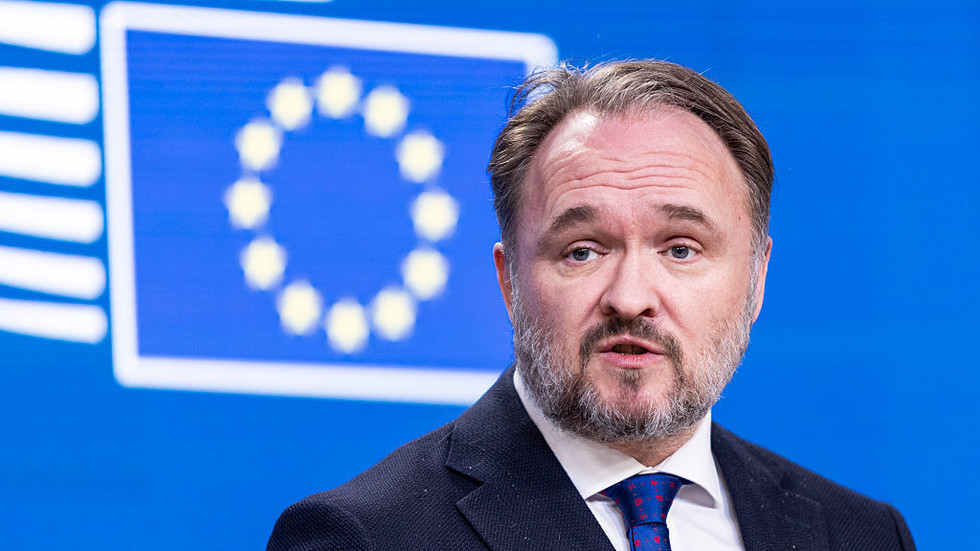 Účty za energie v EÚ prudko vzrástli uprostred šoku z dodávok vojny v Iráne, povedal komisár