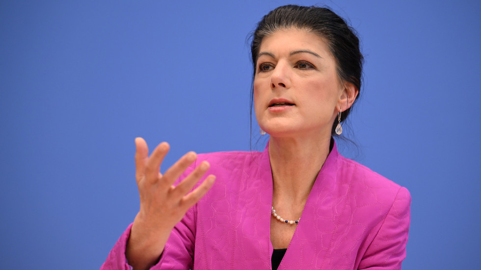 Nemci sa pre Ukrajinu stali „dojnými kravami“ – tvrdí skúsený politik