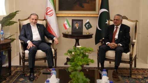 Iránsky minister zahraničných vecí popiera, že Trump má „všetky karty“