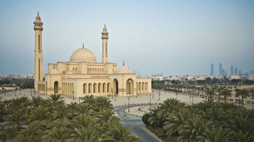 Monarchia Perzského zálivu odobrala občianstvo desiatkam občanov kvôli „sympatiám s Iránom“