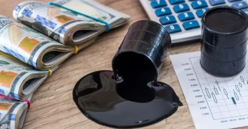 Pokles cien ropy po odchode  SAE (UAE) z OPEC, blokáda Hormuzského prielivu podporuje ceny - Reuters