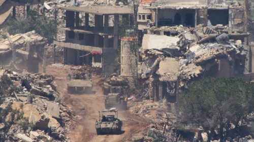 Zábery údajne ukazujú izraelských vojakov rabovať v Libanone