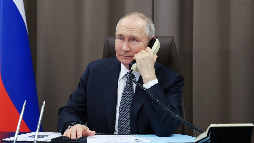 Putin a Trump sa telefonicky rozprávali, tvrdí poradca Kremľa