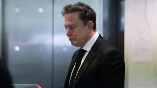 Musk sa v súdnom spore o OpenAI označuje za „blázna“