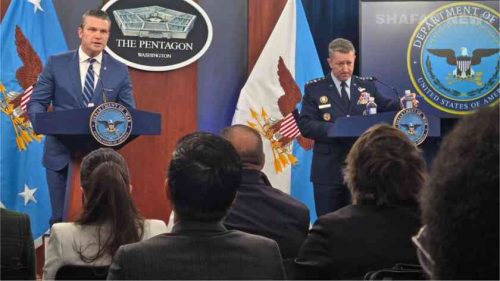 USA: Irán žiadal o prímerie po zničení svojej armády