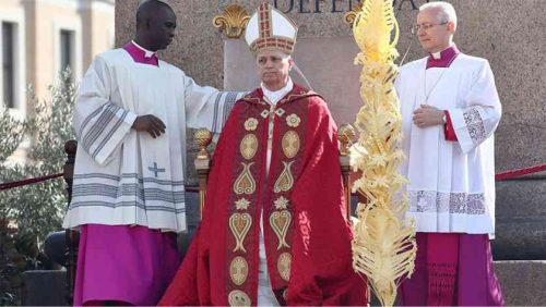 Pápež Lev hovorí, že Boh nepočúva modlitby tých, ktorí vedú vojnu, odpovedá tlačová tajomníčka Bieleho domu Leavittová