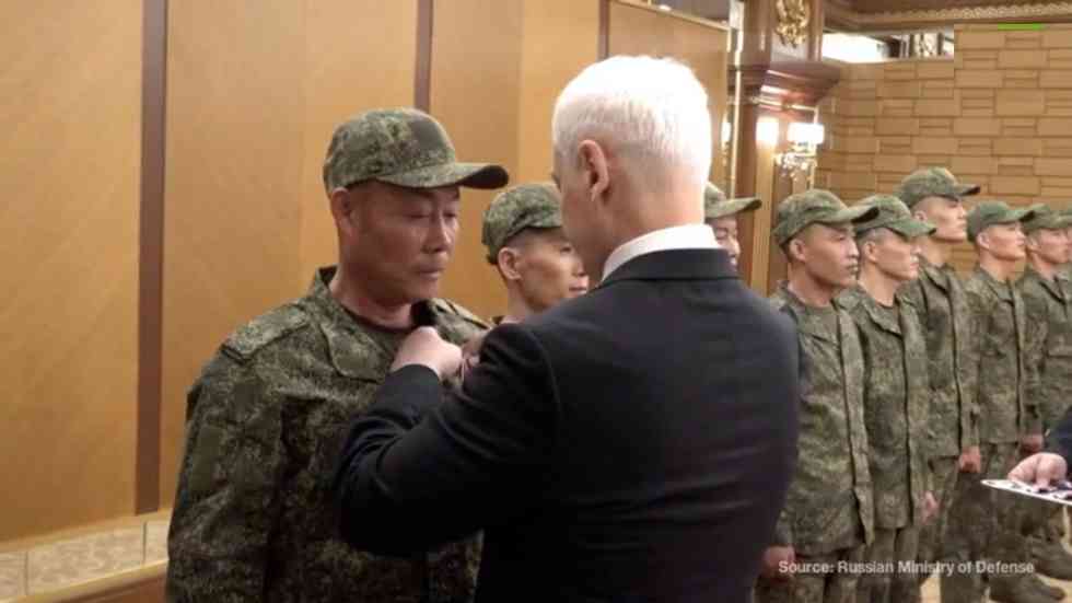 Ruský minister obrany vyznamenal severokórejských vojakov