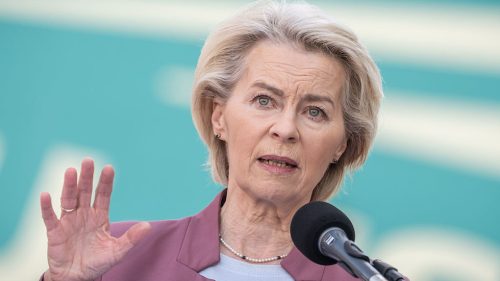 Von der Leyen pod paľbou kvôli „dvojitým štandardom“ (FOTO/VIDEO)