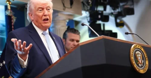 Trump pochybuje o dohode s Iránom, naďalej hrozí útokmi