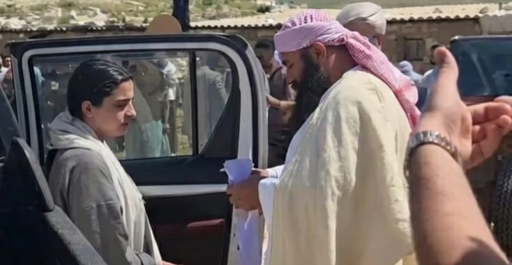 Jezídske dievča oslobodené z rúk ISIS v irackom Sindžáre