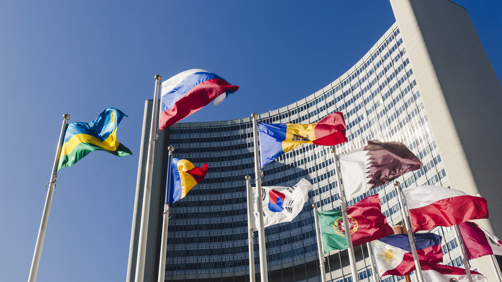 Moskva sľubuje tvrdú reakciu voči krajine EÚ na vyhostenie diplomatov