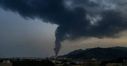 Irán odmieta súvislosť s požiarom vo Fudžajre a obviňuje USA z „nehody“