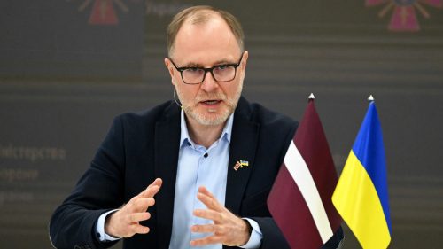 Členské štáty NATO sa rozchádzajú v otázke incidentov s ukrajinskými dronmi