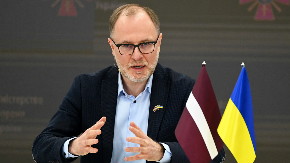 Členské štáty NATO sa rozchádzajú v otázke incidentov s ukrajinskými dronmi