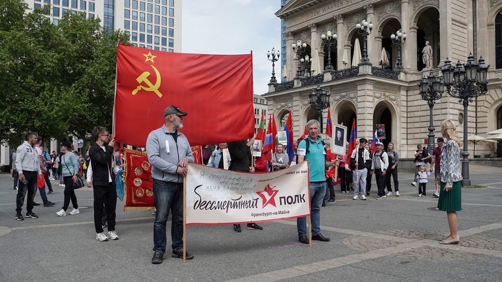 Nemecký zákaz sovietskych symbolov z druhej svetovej vojny je „diskrimináciou“, tvrdí bývalý europoslanec.