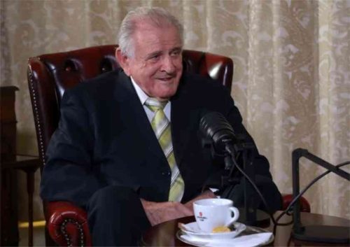 Dr. h. c. JUDr. Vladimír Mečiar (* 26. júl 1942, Zvolen)