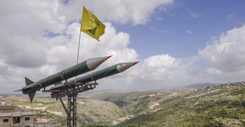 Prvé rakety po prímerí zasiahli Izrael z Libanonu
