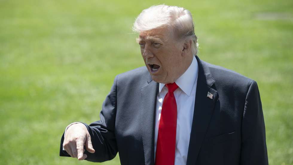 Trump sľubuje, že získa obohatený urán z Iránu