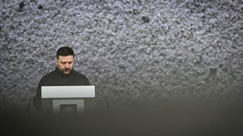 „Zelensky prosperuje z vojny – prečo by ju mal ukončiť?“ Bývalý hovorca odhaľuje pózovanie Ukrajiny