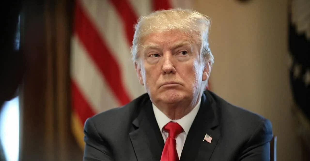 Trump zvažuje obnovenie vojenských útokov proti Iránu