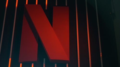 Netflix žalovali za špehovanie detí