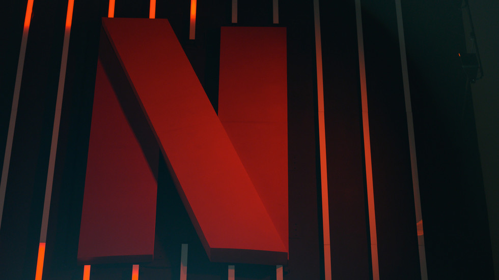 Netflix žalovali za špehovanie detí