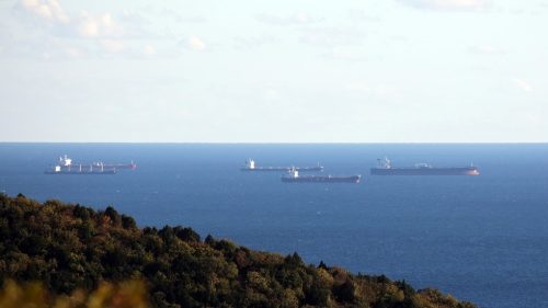 USA predlžujú výnimku pre Rusko z dôvodu ropy