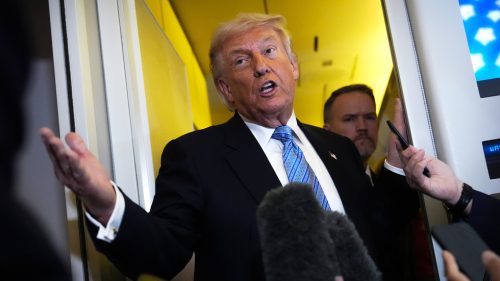 Trump na 2 až 3 dni zrušil „veľmi rozsiahly útok“ na Irán