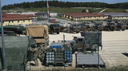 USA znížia počet vojakov viazaných na NATO – Reuters
