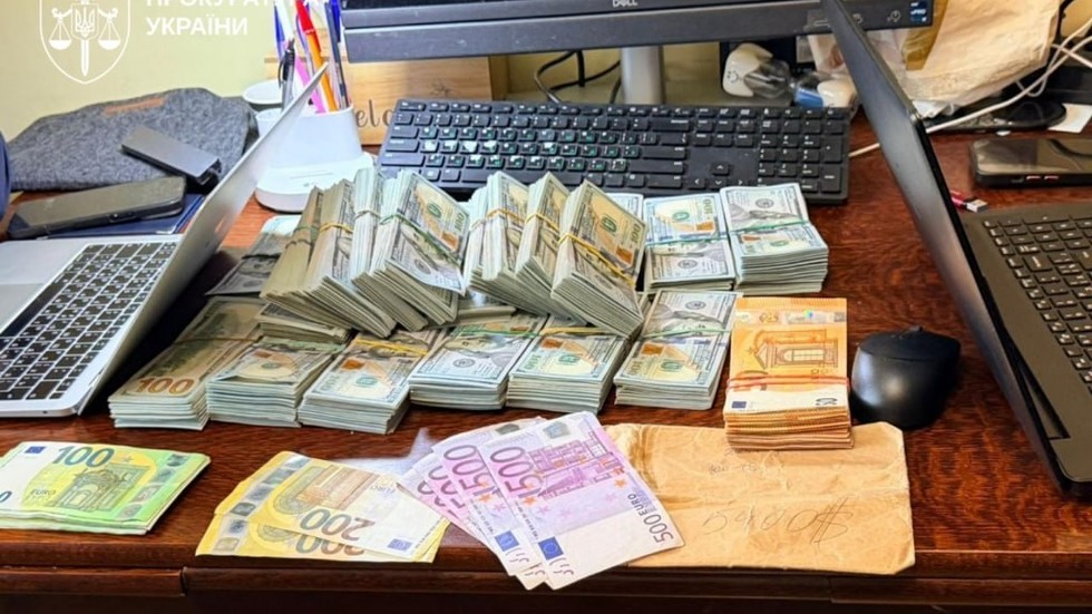 Ukrajinskí policajní šéfovia zadržaní v súvislosti s pornografiou (FOTO) Ukrajinskí policajní šéfovia zadržaní v súvislosti s pornografiou (FOTO)