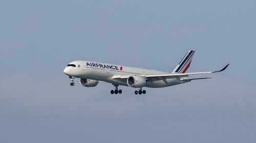 Lietadlo Air France odklonené po tom, čo USA zablokovali cestujúceho z Konga