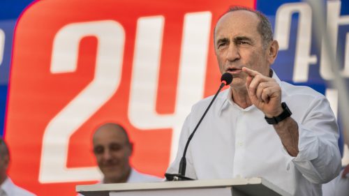 Arménsku hrozí skaza, ak pôjde cestou Ukrajiny, tvrdí bývalý prezident