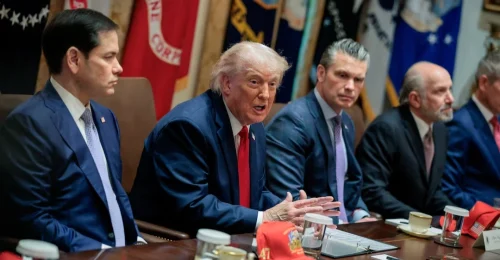 Trump kritizuje snahu Snemovne reprezentantov obmedziť vojenské právomoci Iránu