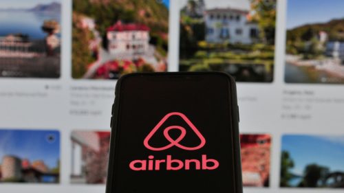 Čierny hosť žaluje Airbnb za zamietnutý pobyt – Independent