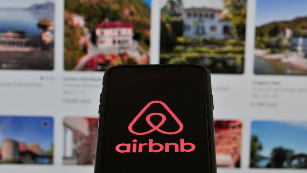 Čierny hosť žaluje Airbnb za zamietnutý pobyt – Independent