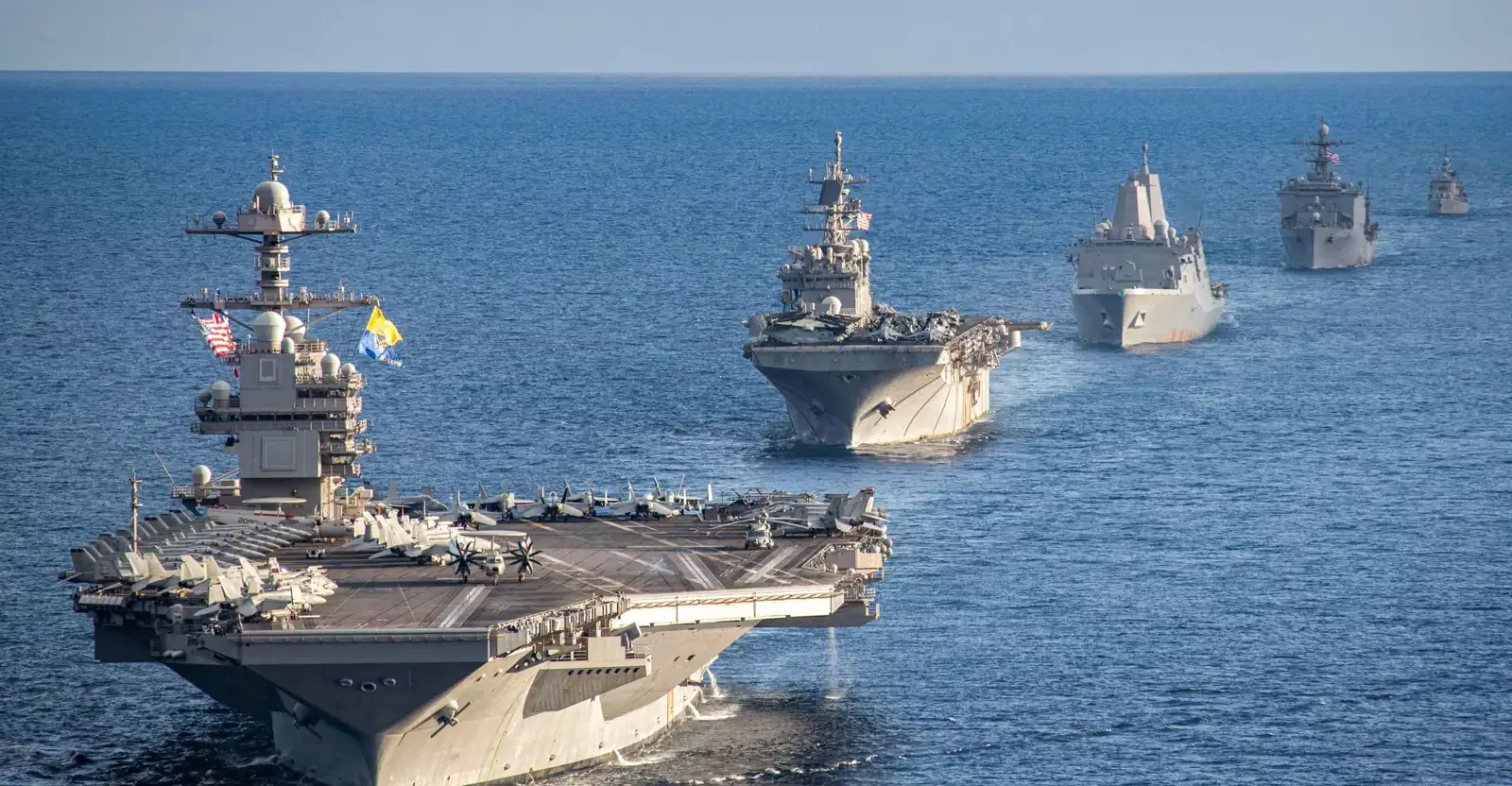 CENTCOM popiera iránske varovné streľby na americké vojnové lode v Ománskom zálive