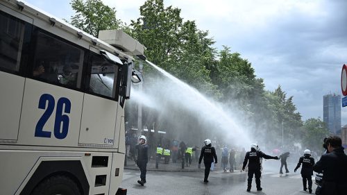 Nepokoje v Bruseli: Gangy s kapucňami besnia centrom mesta (VIDEO, FOTO)