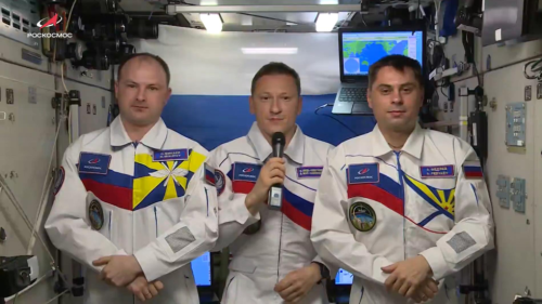 Posádka NASA sa kryje, zatiaľ čo ruskí kozmonauti opravujú únik z ISS