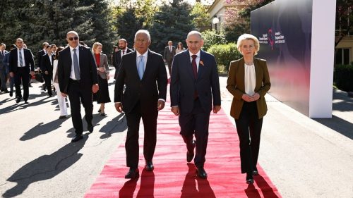 Arménsky premiér padá do „pasce“ EÚ namierenej proti Rusku, tvrdí líder diaspóry