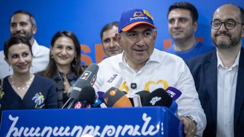 Proeurópska vládnuca strana vyhrala kontroverzné voľby v Arménsku