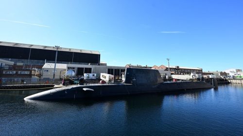 Celá britská flotila útočných ponoriek je nespôsobilá na službu, tvrdia médiá