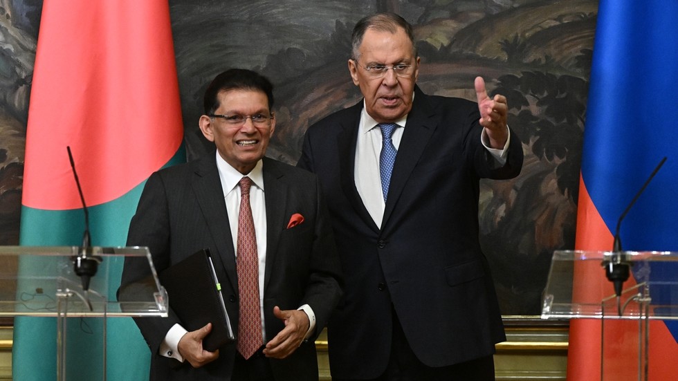 Bangladéšsky minister zahraničných vecí chváli jadrovú elektráreň postavenú Ruskom ako „pamätník spolupráce“