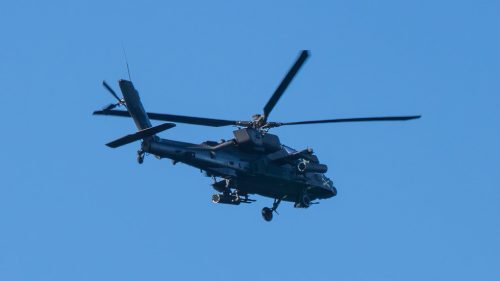 Trump sľubuje pomstu Iránu za zostrelený Apache