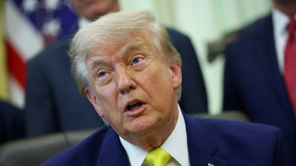 Trump chce zvýšiť vojenské výdavky o 350 miliárd dolárov Trump chce zvýšiť vojenské výdavky o 350 miliárd dolárov