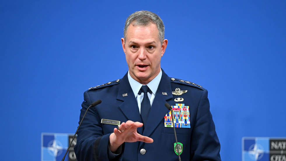 Rusko nechce konflikt, vyhlásil generál NATO