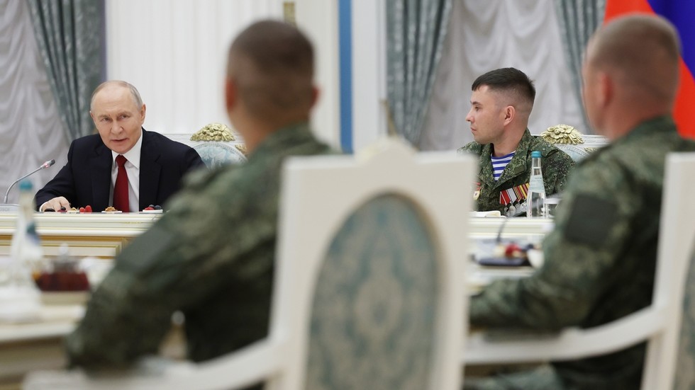 Rusko bojuje samo proti celému Západu, tvrdí Putin Rusko bojuje samo proti celému Západu, tvrdí Putin