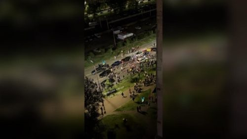 Polícia použila slzotvorný plyn proti demonštrantom v Kyjeve, ktorí sa stavajú proti mobilizácii – správy (VIDEÁ)