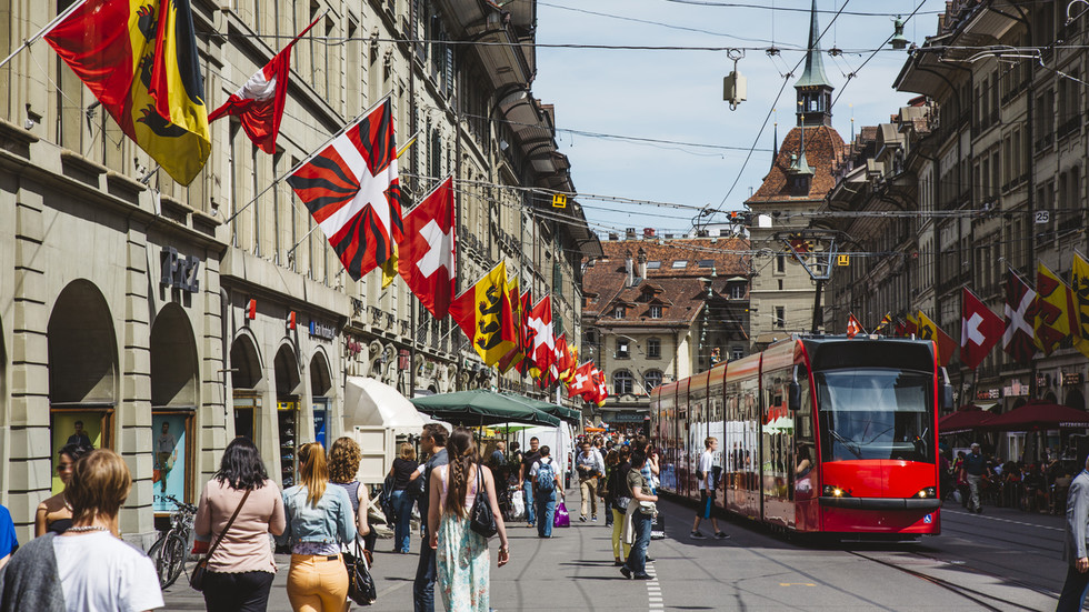 Švajčiari odmietajú populačný strop Švajčiari odmietajú populačný strop